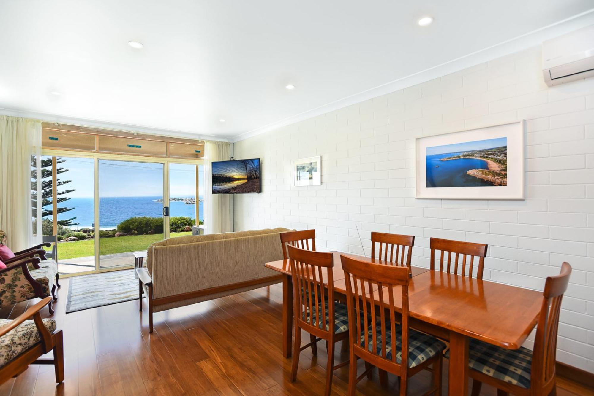 Dolphins Beachfront Apartment No 4 Порт-Эллиот Экстерьер фото